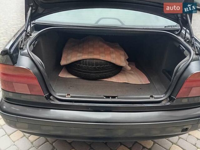 Черный БМВ 5 Серия, объемом двигателя 2.79 л и пробегом 341 тыс. км за 4000 $, фото 10 на Automoto.ua