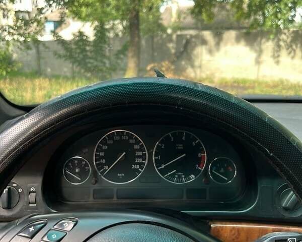 Черный БМВ 5 Серия, объемом двигателя 3.5 л и пробегом 1000 тыс. км за 2700 $, фото 2 на Automoto.ua