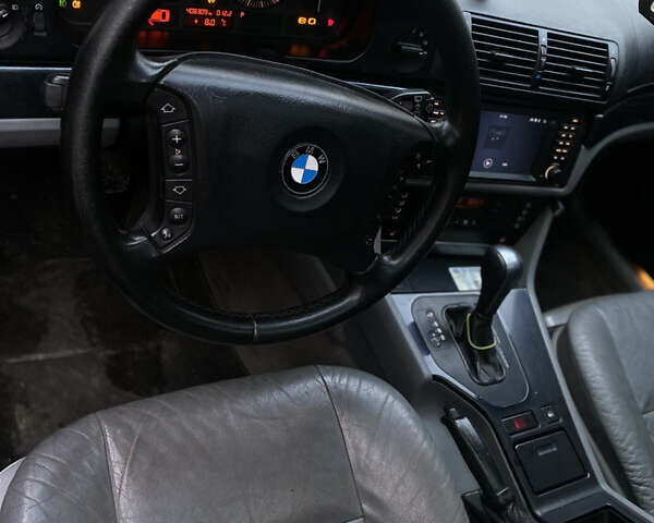 Чорний БМВ 5 Серія, об'ємом двигуна 3 л та пробігом 408 тис. км за 4000 $, фото 5 на Automoto.ua