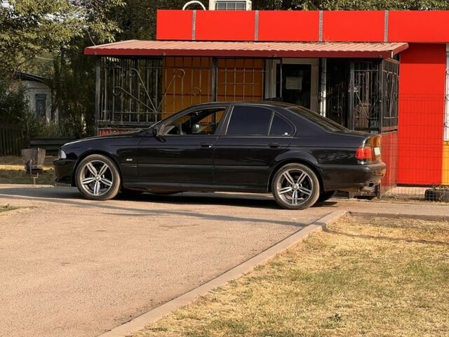 Черный БМВ 5 Серия, объемом двигателя 3.5 л и пробегом 1000 тыс. км за 2700 $, фото 4 на Automoto.ua