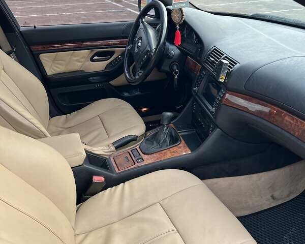 Чорний БМВ 5 Серія, об'ємом двигуна 2.5 л та пробігом 300 тис. км за 5000 $, фото 8 на Automoto.ua