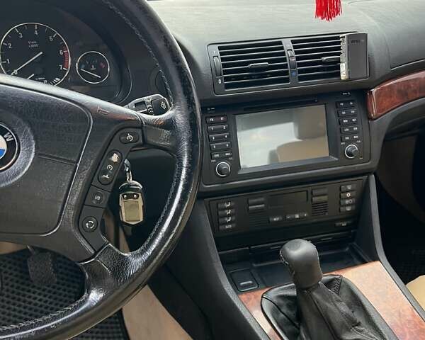 Чорний БМВ 5 Серія, об'ємом двигуна 2.5 л та пробігом 300 тис. км за 5000 $, фото 12 на Automoto.ua