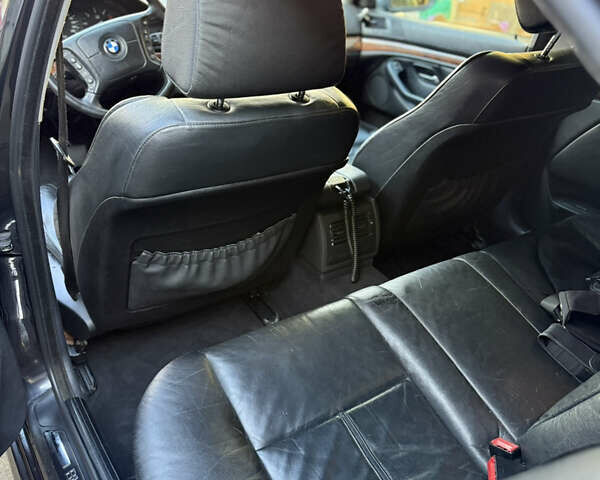 Чорний БМВ 5 Серія, об'ємом двигуна 2.93 л та пробігом 428 тис. км за 4900 $, фото 15 на Automoto.ua