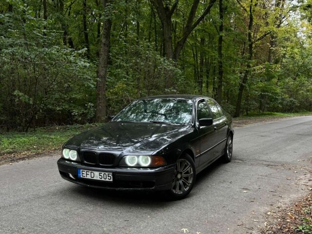 Черный БМВ 5 Серия, объемом двигателя 3 л и пробегом 480 тыс. км за 3000 $, фото 1 на Automoto.ua