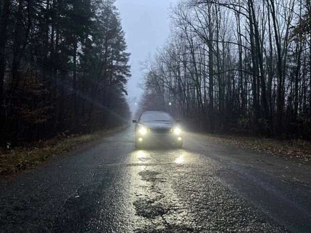 Черный БМВ 5 Серия, объемом двигателя 3.5 л и пробегом 270 тыс. км за 8000 $, фото 5 на Automoto.ua