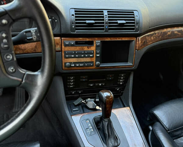 Чорний БМВ 5 Серія, об'ємом двигуна 2.93 л та пробігом 428 тис. км за 4900 $, фото 13 на Automoto.ua