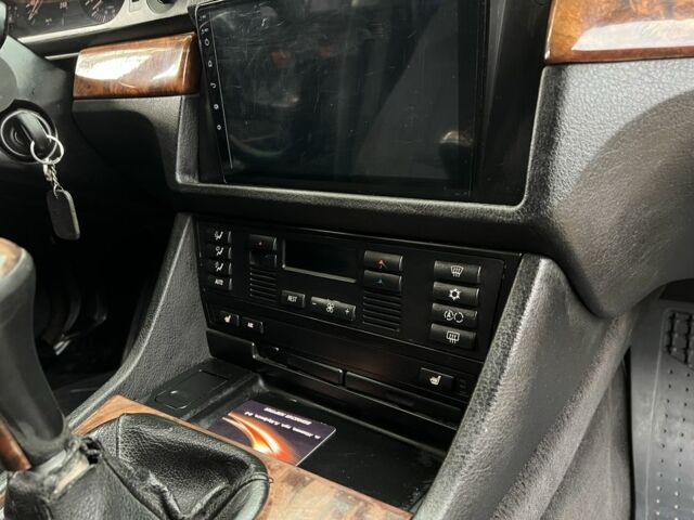 Черный БМВ 5 Серия, объемом двигателя 2.5 л и пробегом 299 тыс. км за 2999 $, фото 21 на Automoto.ua