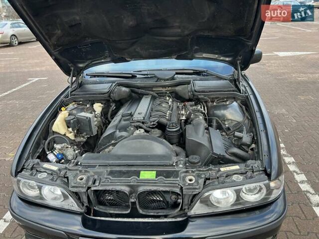 Чорний БМВ 5 Серія, об'ємом двигуна 2.5 л та пробігом 300 тис. км за 5000 $, фото 13 на Automoto.ua