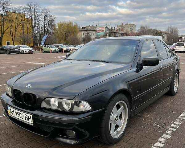 Чорний БМВ 5 Серія, об'ємом двигуна 2.5 л та пробігом 300 тис. км за 5000 $, фото 1 на Automoto.ua