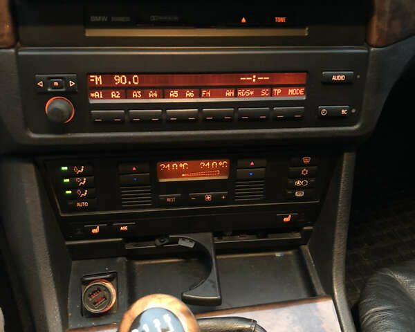 Черный БМВ 5 Серия, объемом двигателя 2 л и пробегом 434 тыс. км за 4400 $, фото 21 на Automoto.ua