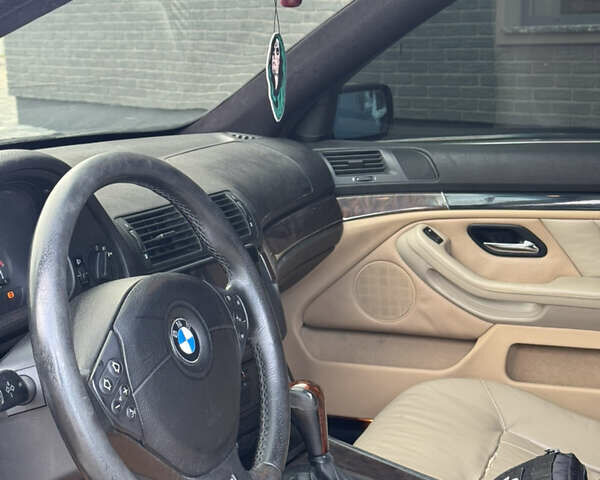 Черный БМВ 5 Серия, объемом двигателя 2.5 л и пробегом 350 тыс. км за 5555 $, фото 31 на Automoto.ua