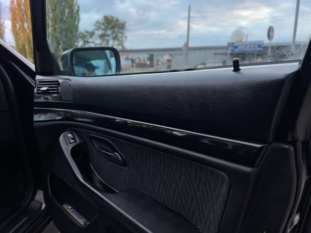 БМВ 5 Серия 2000 в Кременчуге на Automoto.ua Черный БМВ 5 Серия, объемом двигателя 2.5 л и пробегом 350 тыс. км за 3499 $, фото 11 на Automoto.ua