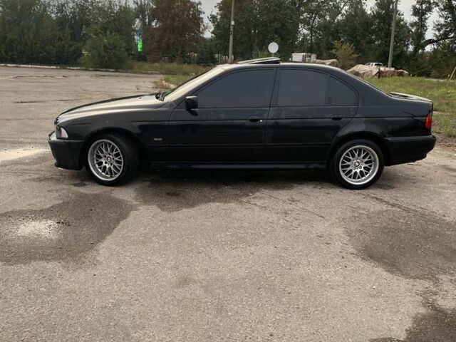 Черный БМВ 5 Серия, объемом двигателя 3.5 л и пробегом 268 тыс. км за 5500 $, фото 3 на Automoto.ua