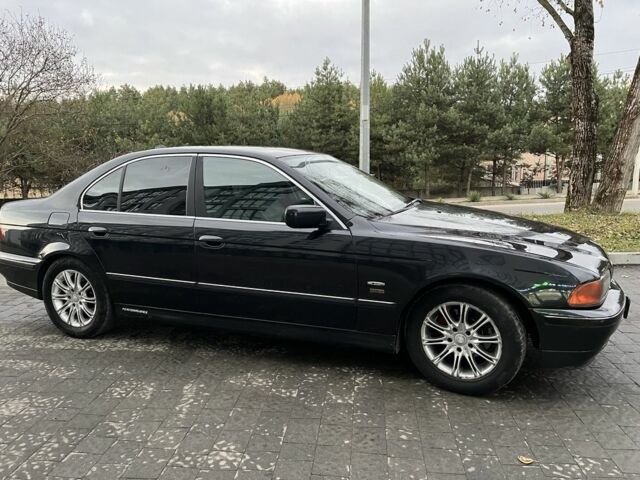 Черный БМВ 5 Серия, объемом двигателя 2 л и пробегом 290 тыс. км за 3300 $, фото 3 на Automoto.ua