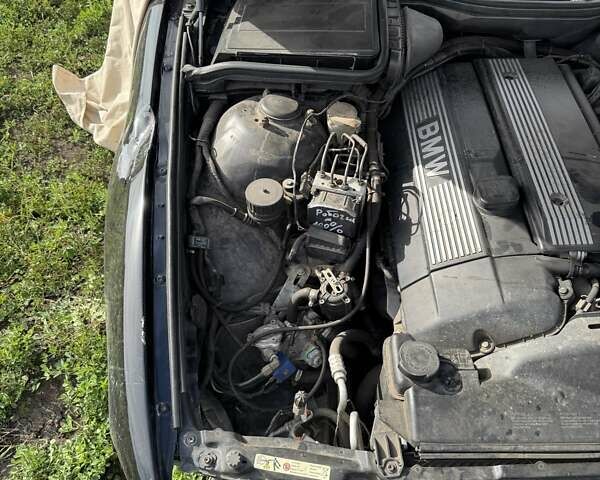 Черный БМВ 5 Серия, объемом двигателя 2 л и пробегом 274 тыс. км за 2650 $, фото 4 на Automoto.ua