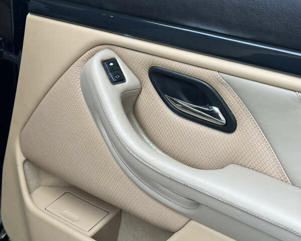 Черный БМВ 5 Серия, объемом двигателя 2.5 л и пробегом 350 тыс. км за 5555 $, фото 37 на Automoto.ua