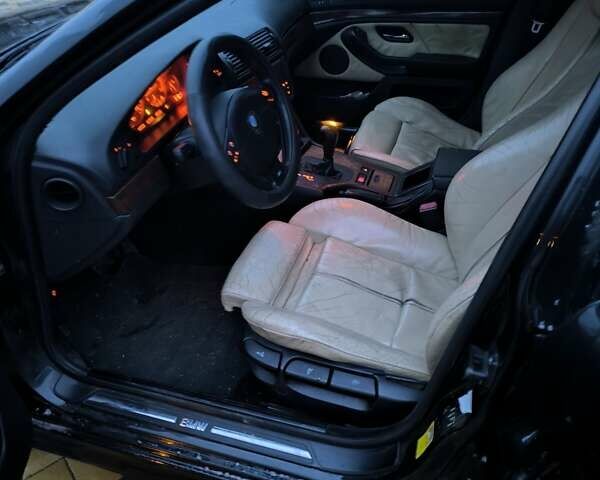 Чорний БМВ 5 Серія, об'ємом двигуна 3 л та пробігом 304 тис. км за 4150 $, фото 9 на Automoto.ua