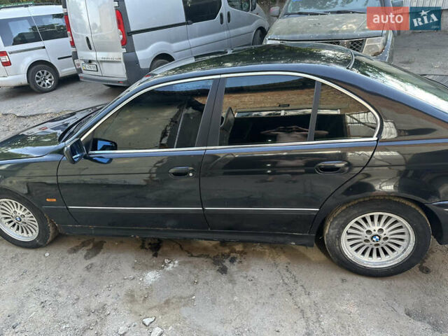 Черный БМВ 5 Серия, объемом двигателя 2.5 л и пробегом 400 тыс. км за 2800 $, фото 5 на Automoto.ua