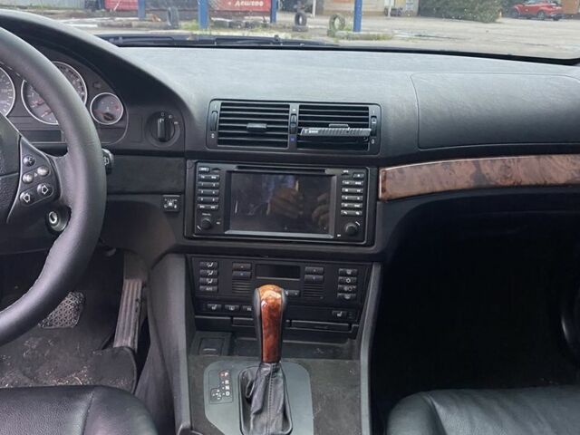 Черный БМВ 5 Серия, объемом двигателя 3.5 л и пробегом 268 тыс. км за 5500 $, фото 17 на Automoto.ua