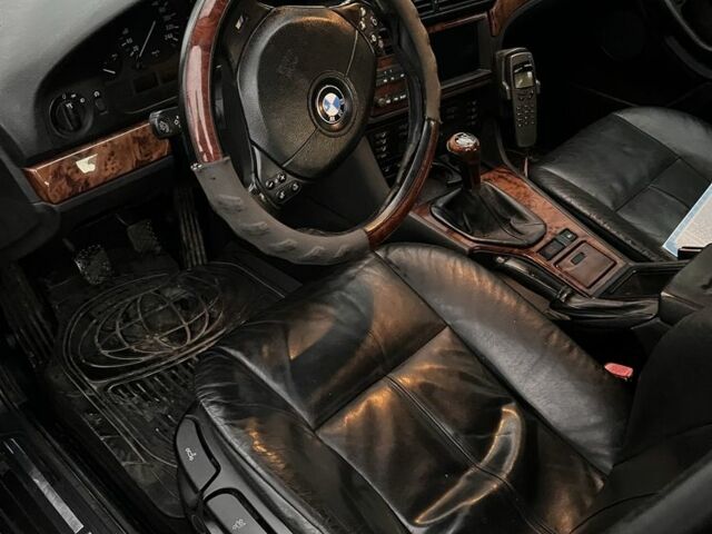 Черный БМВ 5 Серия, объемом двигателя 2 л и пробегом 290 тыс. км за 3300 $, фото 7 на Automoto.ua