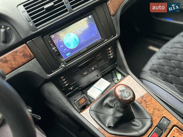 Чорний БМВ 5 Серія, об'ємом двигуна 2.93 л та пробігом 335 тис. км за 6850 $, фото 23 на Automoto.ua