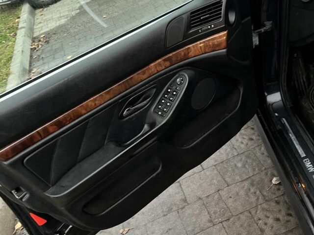 Черный БМВ 5 Серия, объемом двигателя 2 л и пробегом 290 тыс. км за 3300 $, фото 11 на Automoto.ua