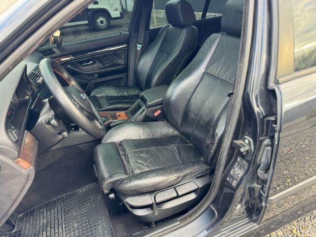 Черный БМВ 5 Серия, объемом двигателя 3 л и пробегом 400 тыс. км за 3000 $, фото 3 на Automoto.ua