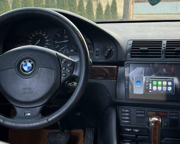 Черный БМВ 5 Серия, объемом двигателя 2.5 л и пробегом 350 тыс. км за 5555 $, фото 43 на Automoto.ua