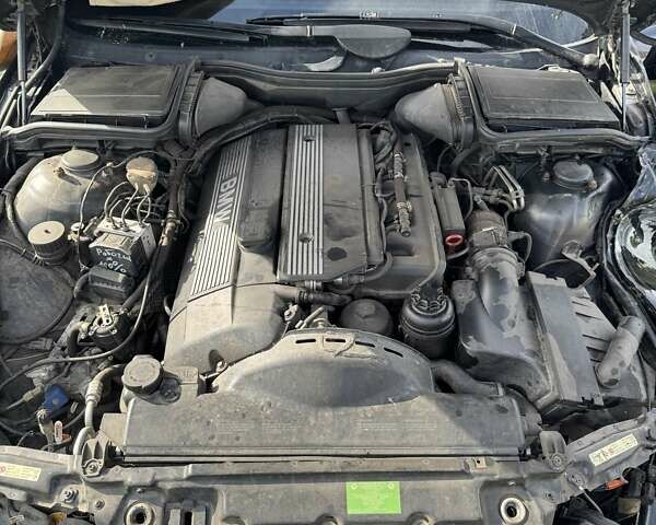 Черный БМВ 5 Серия, объемом двигателя 2 л и пробегом 274 тыс. км за 2650 $, фото 6 на Automoto.ua