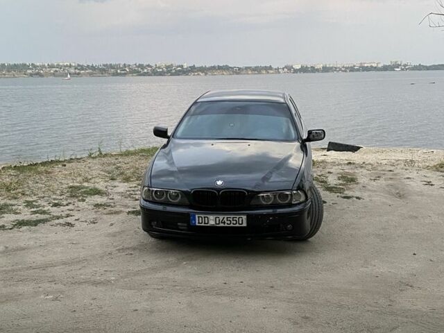 Черный БМВ 5 Серия, объемом двигателя 2.5 л и пробегом 350 тыс. км за 2500 $, фото 5 на Automoto.ua