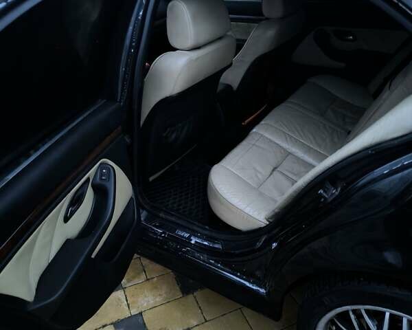 Чорний БМВ 5 Серія, об'ємом двигуна 3 л та пробігом 304 тис. км за 4150 $, фото 10 на Automoto.ua