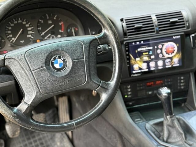 Черный БМВ 5 Серия, объемом двигателя 2.5 л и пробегом 300 тыс. км за 2199 $, фото 11 на Automoto.ua