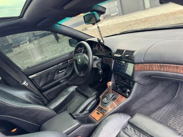 Черный БМВ 5 Серия, объемом двигателя 3 л и пробегом 400 тыс. км за 3000 $, фото 4 на Automoto.ua