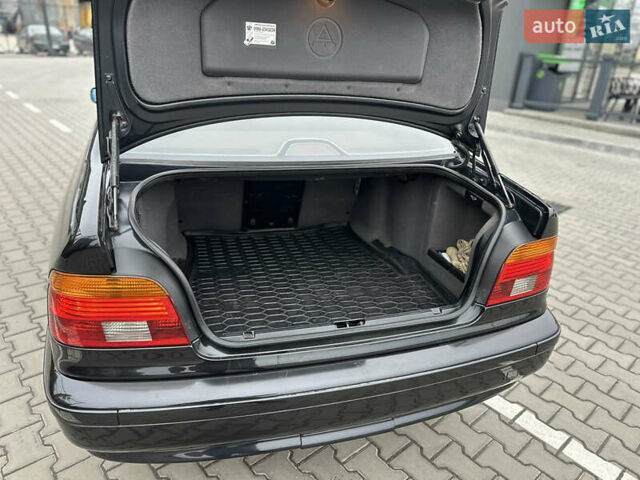 Чорний БМВ 5 Серія, об'ємом двигуна 2.93 л та пробігом 335 тис. км за 6850 $, фото 31 на Automoto.ua