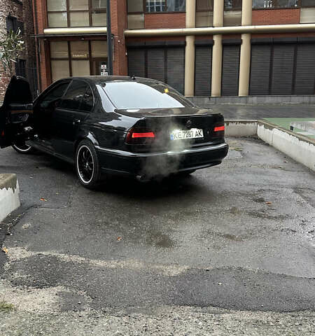 Чорний БМВ 5 Серія, об'ємом двигуна 3.5 л та пробігом 350 тис. км за 6300 $, фото 4 на Automoto.ua