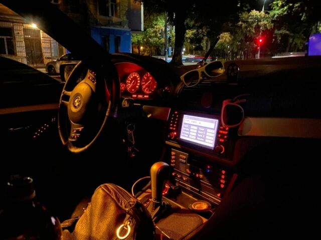 Чорний БМВ 5 Серія, об'ємом двигуна 3.5 л та пробігом 270 тис. км за 4500 $, фото 6 на Automoto.ua