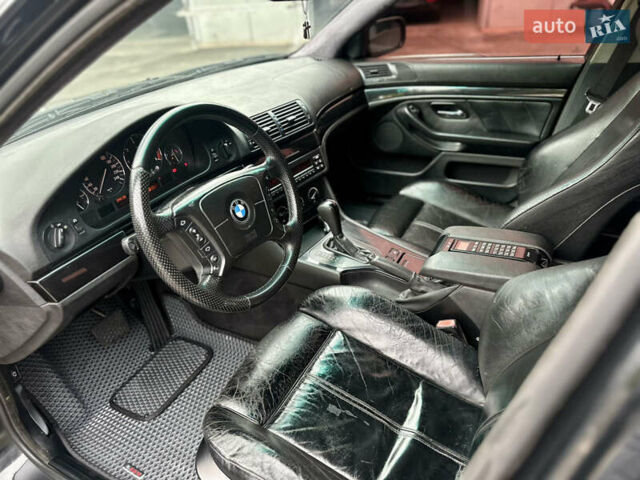 Черный БМВ 5 Серия, объемом двигателя 2.5 л и пробегом 398 тыс. км за 5000 $, фото 20 на Automoto.ua