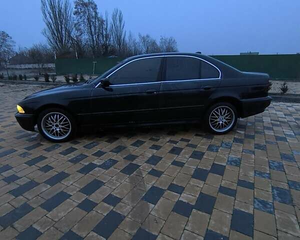 Чорний БМВ 5 Серія, об'ємом двигуна 3 л та пробігом 304 тис. км за 4150 $, фото 2 на Automoto.ua