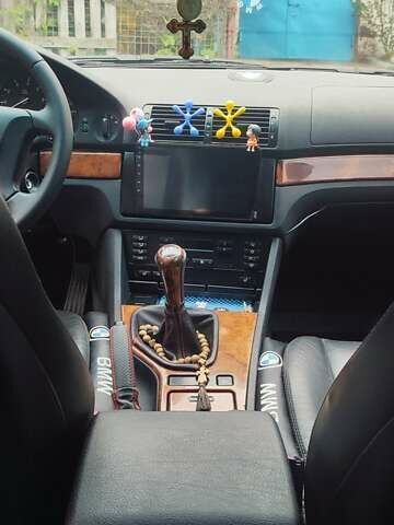 Черный БМВ 5 Серия, объемом двигателя 1.99 л и пробегом 300 тыс. км за 5000 $, фото 26 на Automoto.ua