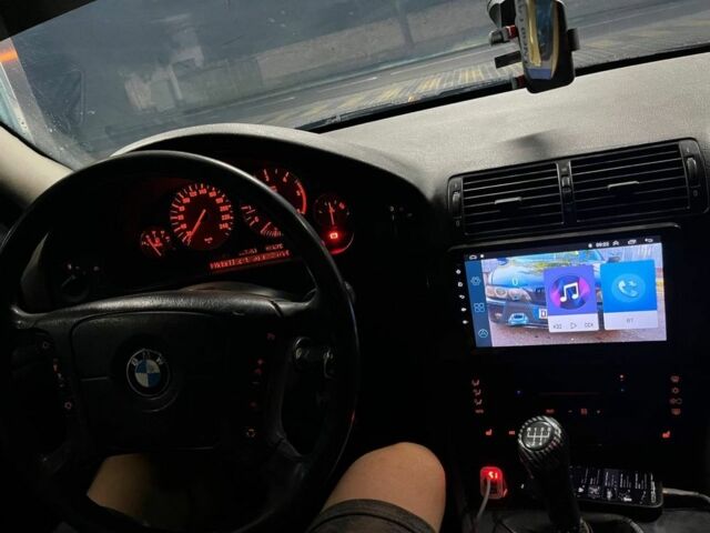 Черный БМВ 5 Серия, объемом двигателя 2.5 л и пробегом 350 тыс. км за 2500 $, фото 2 на Automoto.ua