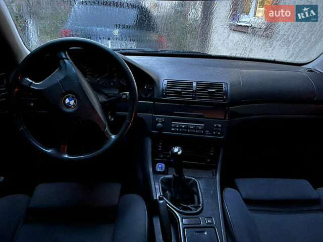 Черный БМВ 5 Серия, объемом двигателя 2.5 л и пробегом 470 тыс. км за 4100 $, фото 8 на Automoto.ua
