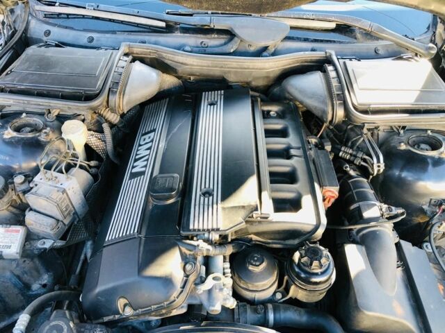 Черный БМВ 5 Серия, объемом двигателя 2.5 л и пробегом 360 тыс. км за 3750 $, фото 6 на Automoto.ua