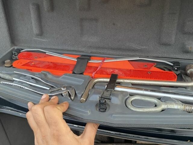 Черный БМВ 5 Серия, объемом двигателя 3.5 л и пробегом 268 тыс. км за 5500 $, фото 16 на Automoto.ua