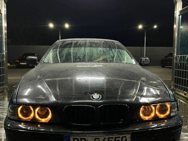 Черный БМВ 5 Серия, объемом двигателя 2.5 л и пробегом 350 тыс. км за 2500 $, фото 1 на Automoto.ua