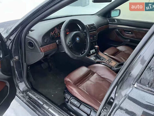 Черный БМВ 5 Серия, объемом двигателя 2.93 л и пробегом 400 тыс. км за 4800 $, фото 5 на Automoto.ua