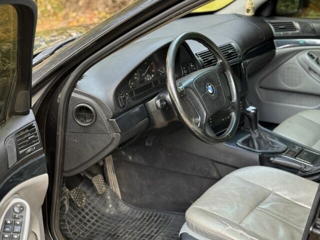 Черный БМВ 5 Серия, объемом двигателя 2.5 л и пробегом 300 тыс. км за 2199 $, фото 8 на Automoto.ua