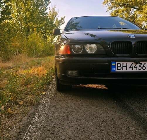 Черный БМВ 5 Серия, объемом двигателя 1.99 л и пробегом 300 тыс. км за 5000 $, фото 4 на Automoto.ua