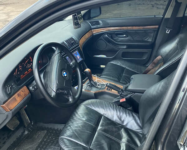 Чорний БМВ 5 Серія, об'ємом двигуна 3.5 л та пробігом 290 тис. км за 5750 $, фото 7 на Automoto.ua