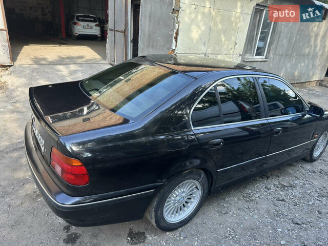 Черный БМВ 5 Серия, объемом двигателя 2.5 л и пробегом 400 тыс. км за 2800 $, фото 2 на Automoto.ua