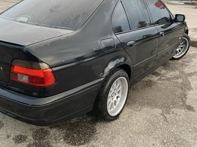 Черный БМВ 5 Серия, объемом двигателя 3.5 л и пробегом 268 тыс. км за 5500 $, фото 6 на Automoto.ua